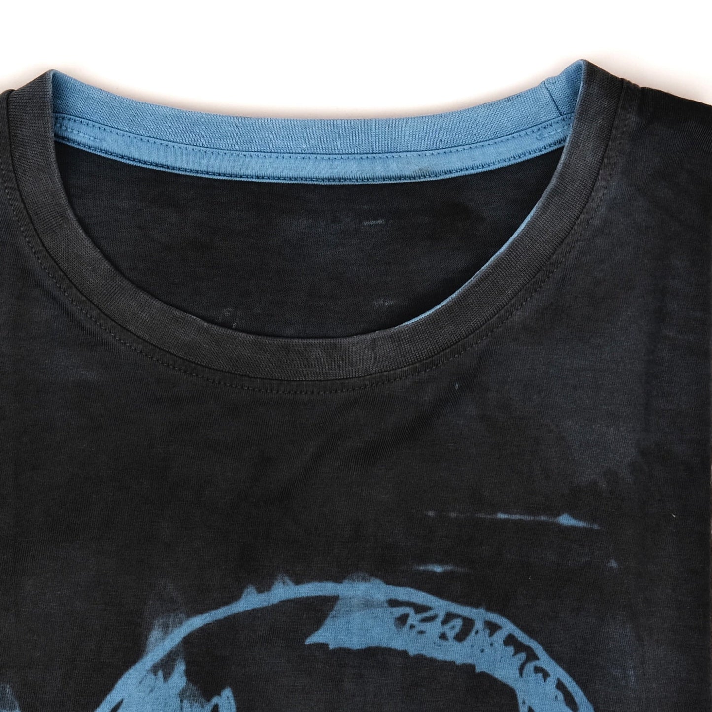 Skull head in “Neon indigo”